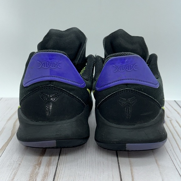 Nike Mamba Fury Lakers Away Sneakers - Picture 4 of 11